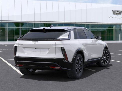 New 2025 Cadillac Lyriq Sport image 4
