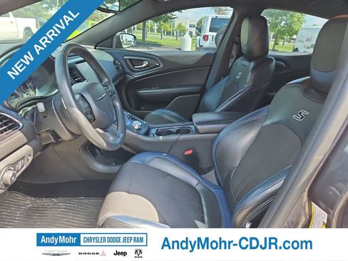 Used 2016 Chrysler 200 S w/ Navigation & Sound Group I FWD image 5