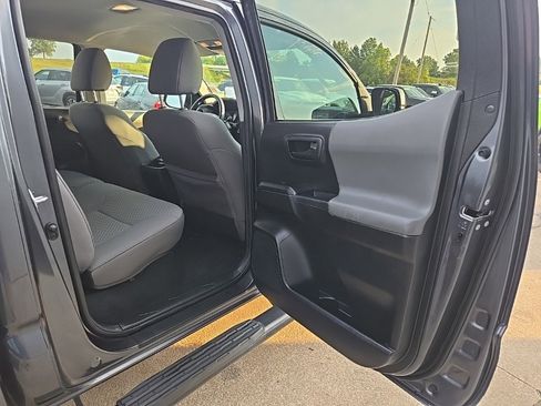 Used 2022 Toyota Tacoma SR image 71