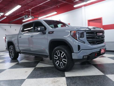 Used 2024 GMC Sierra 1500 AT4 w/ Technology Package AWD/4WD image 2