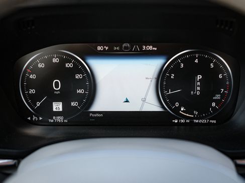 Used 2020 Volvo XC60 T6 Momentum image 20