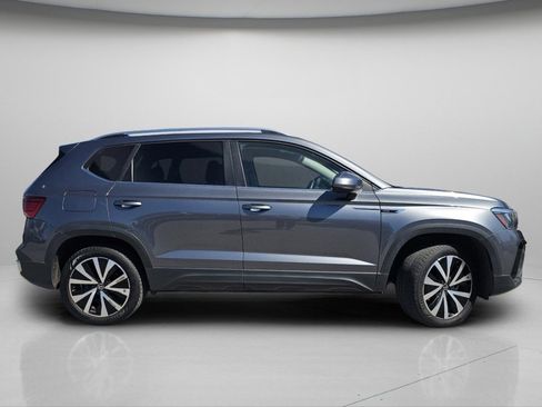 Used 2024 Volkswagen Taos SE FWD image 22