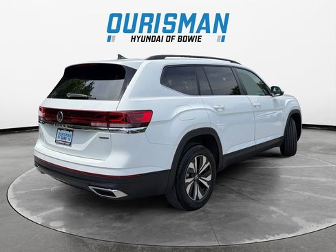 Used 2024 Volkswagen Atlas SE AWD/4WD image 6