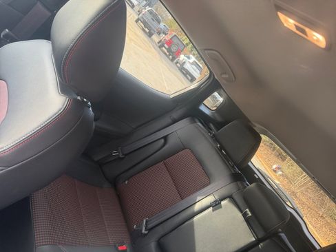 Used 2025 Nissan Kicks SR image 33