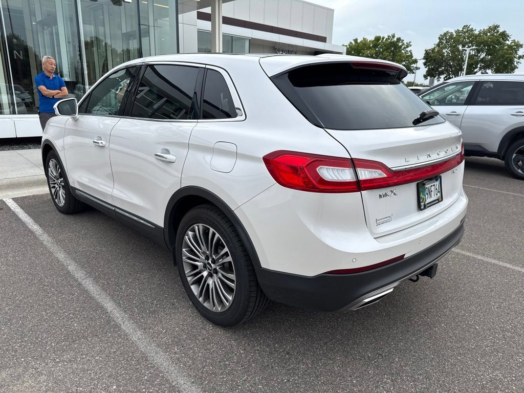 Used 2016 Lincoln MKX Reserve AWD/4WD image 3