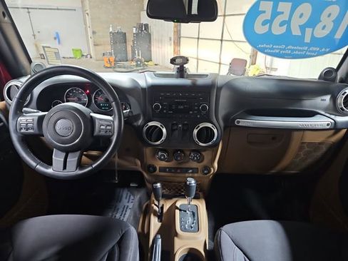 Used 2013 Jeep Wrangler Rubicon w/ PWR Convenience Group image 13