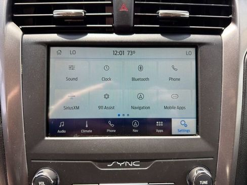 Used 2020 Ford Fusion SE FWD image 26