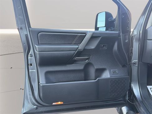 Used 2014 Nissan Titan PRO-4X w/ Pro-4x Luxury Package AWD/4WD image 14