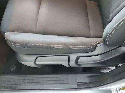 Used 2023 Nissan Rogue S AWD/4WD image 18