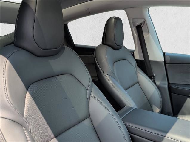 Used 2026 Tesla Model Y 2WD image 23
