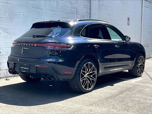Certified 2026 Porsche Macan AWD/4WD image 17