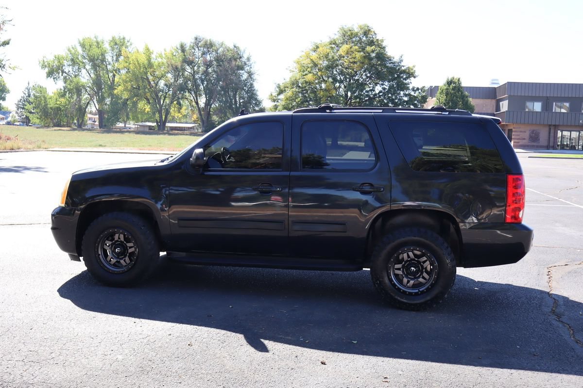 Used 2011 GMC Yukon SLT w/ SLT-2 Equipment Package AWD/4WD image 9