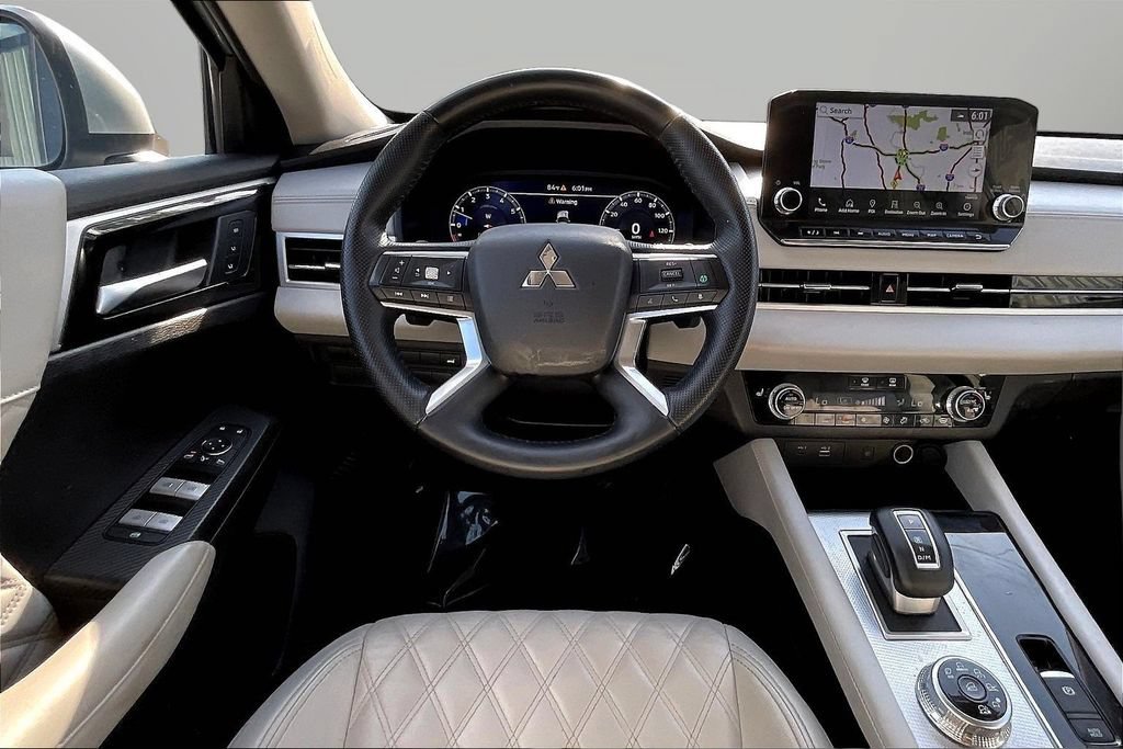 Used 2024 Mitsubishi Outlander SEL AWD/4WD image 8