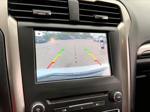 Used 2017 Ford Fusion SE w/ Equipment Group 201A FWD image 26