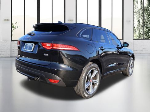 Used 2020 Jaguar F-PACE R-Sport image 4