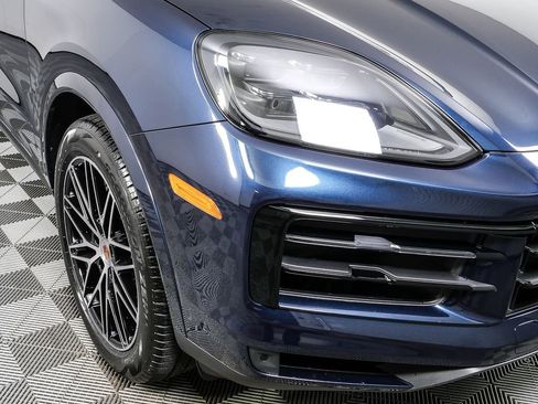 New 2026 Porsche Cayenne image 38