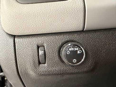 Used 2017 Chevrolet Colorado W/T w/ WT Convenience Package RWD image 15