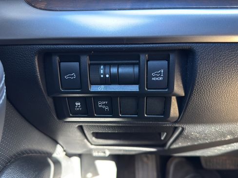 Used 2015 Subaru Outback 2.5i Limited w/ Popular Package #4 image 27