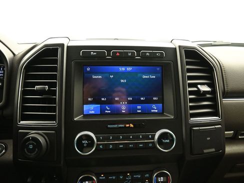 Used 2021 Ford Expedition Limited image 17