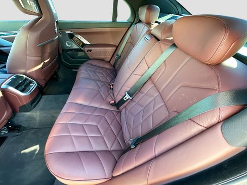 Used 2024 BMW 760i xDrive image 26