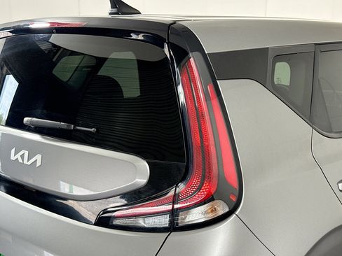Used 2023 Kia Soul LX w/ Option Group 015 FWD image 33