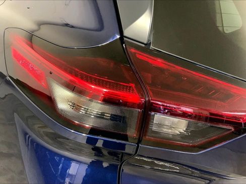 Used 2025 Nissan Rogue SV image 27