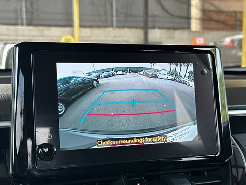 Certified 2025 Toyota Corolla Cross LE FWD image 19