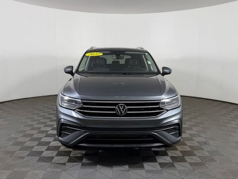 Used 2022 Volkswagen Tiguan SE AWD/4WD image 2