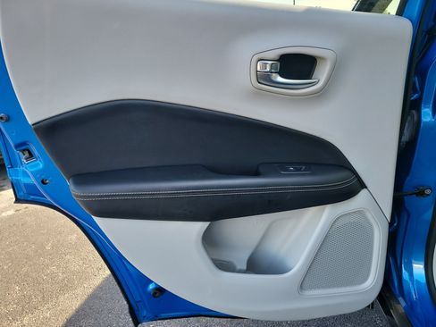 Used 2019 Jeep Compass Latitude image 10