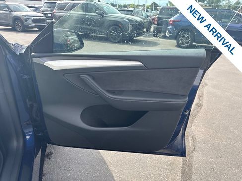 Used 2023 Tesla Model Y Performance AWD/4WD image 10