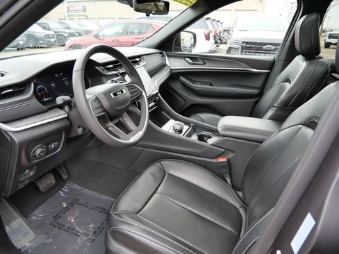 Used 2024 Jeep Grand Cherokee L Limited w/ Luxury Tech Group II image 29