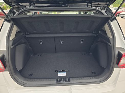 New 2026 Hyundai Venue SEL FWD image 25