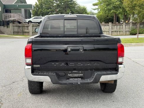 Used 2020 Toyota Tacoma SR5 w/ SR5 Appearance Package (SM) RWD image 7