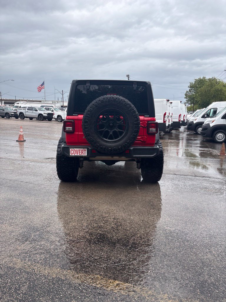 Used 2019 Jeep Wrangler Unlimited Sahara AWD/4WD image 4