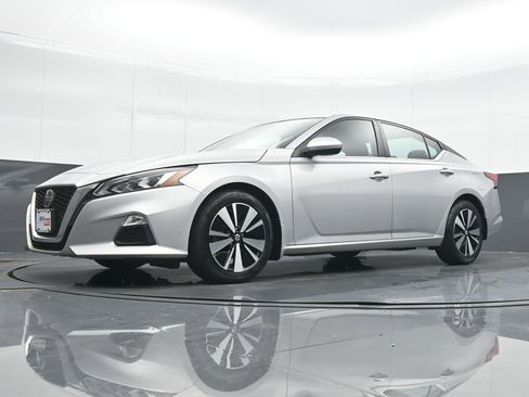 Used 2022 Nissan Altima 2.5 SV image 17