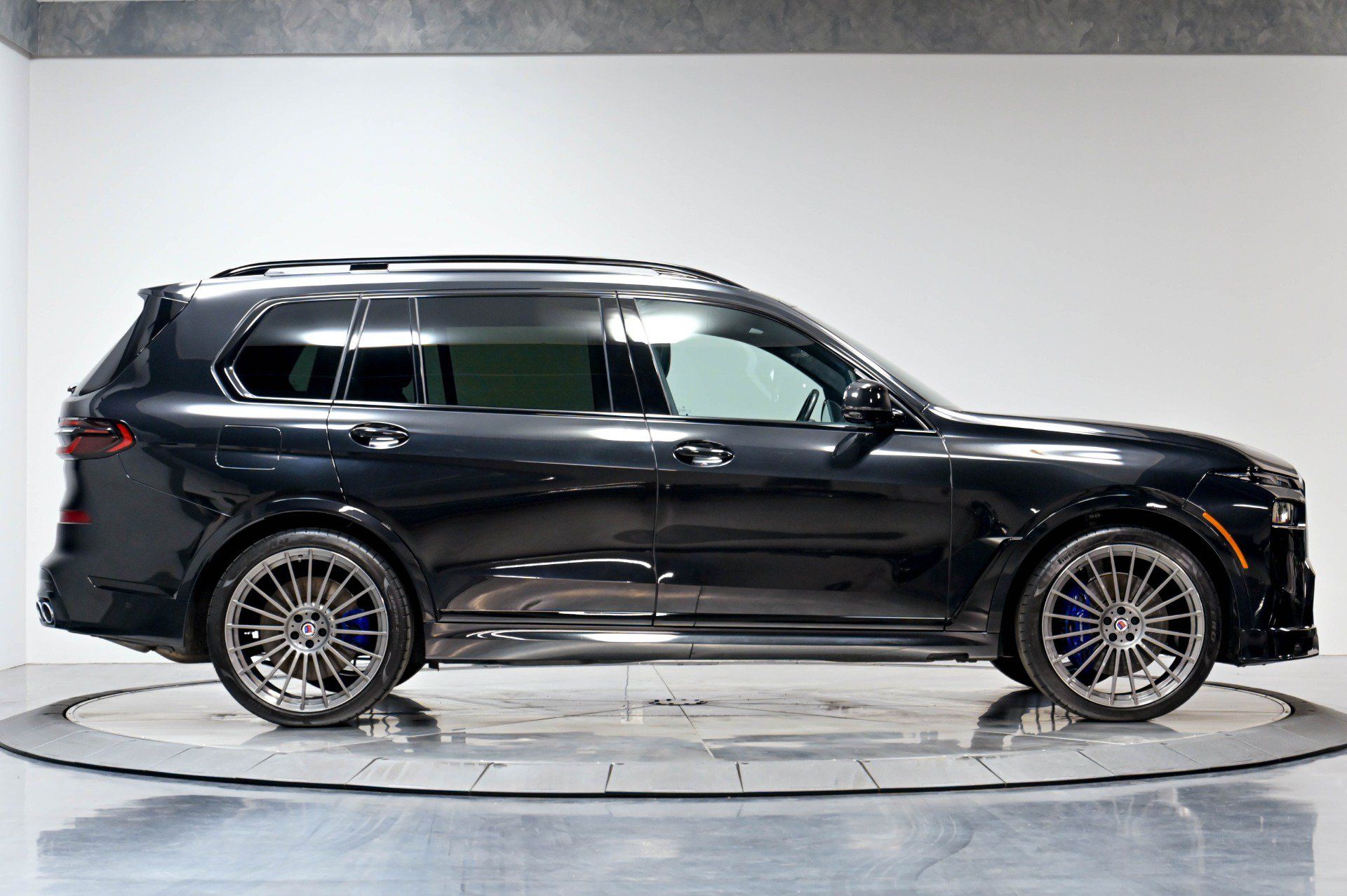 Used 2023 BMW ALPINA XB7 AWD/4WD image 18