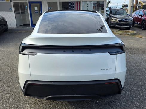 Used 2026 Tesla Model Y AWD image 6
