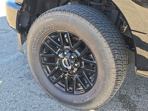 Used 2022 Ford F250 Lariat w/ Lariat Ultimate Package image 10