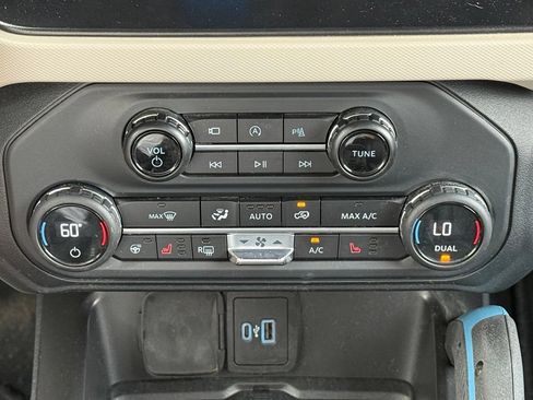 Used 2023 Ford Bronco Wildtrak AWD/4WD image 17