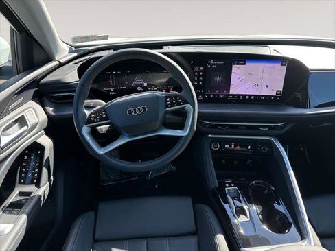 Certified 2025 Audi Q5 Premium Plus w/ Premium Plus AWD/4WD image 12