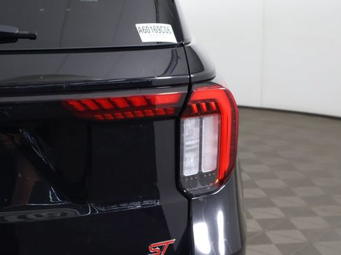 Used 2025 Ford Explorer ST AWD/4WD image 21