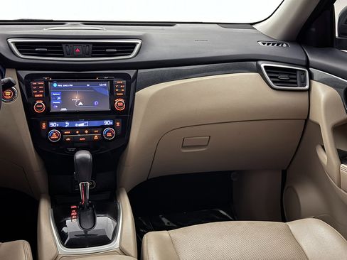 Used 2016 Nissan Rogue SL w/ SL Premium Package image 29