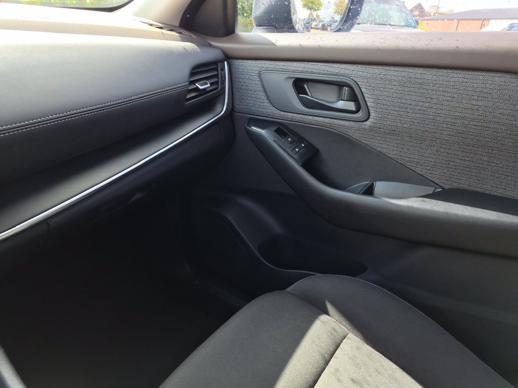 Certified 2023 Nissan Rogue S FWD image 18