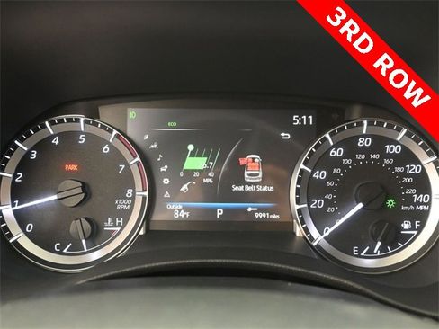 Used 2023 Toyota Highlander L image 17