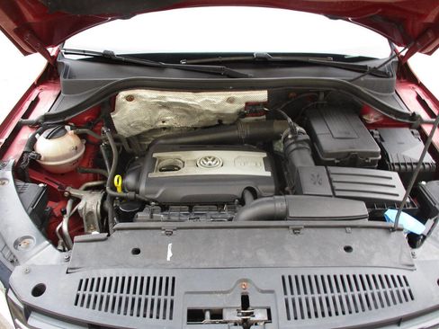 Used 2016 Volkswagen Tiguan SE image 39