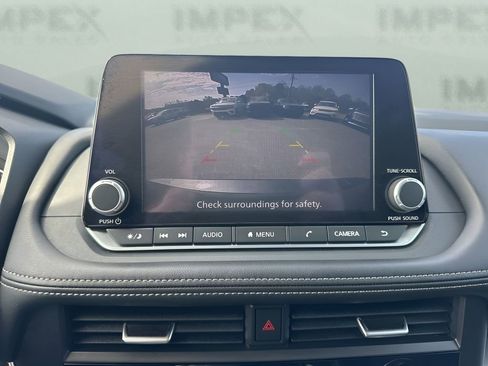 Used 2025 Nissan Rogue SV image 19