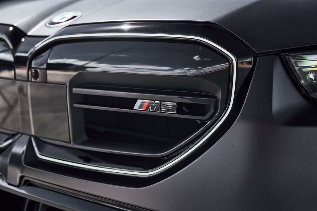 Used 2026 BMW M5 Touring AWD/4WD image 8