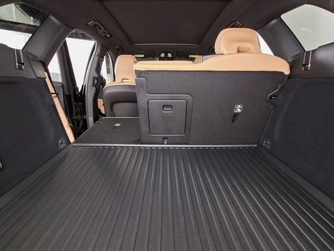 Certified 2025 Volvo XC60 B5 Ultra w/ Protection Package Premier AWD/4WD image 23