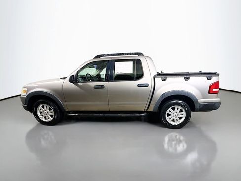 Used 2008 Ford Explorer Sport Trac XLT AWD/4WD image 4