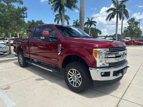 Used 2017 Ford F250 Lariat w/ Lariat Value Package AWD/4WD image 4